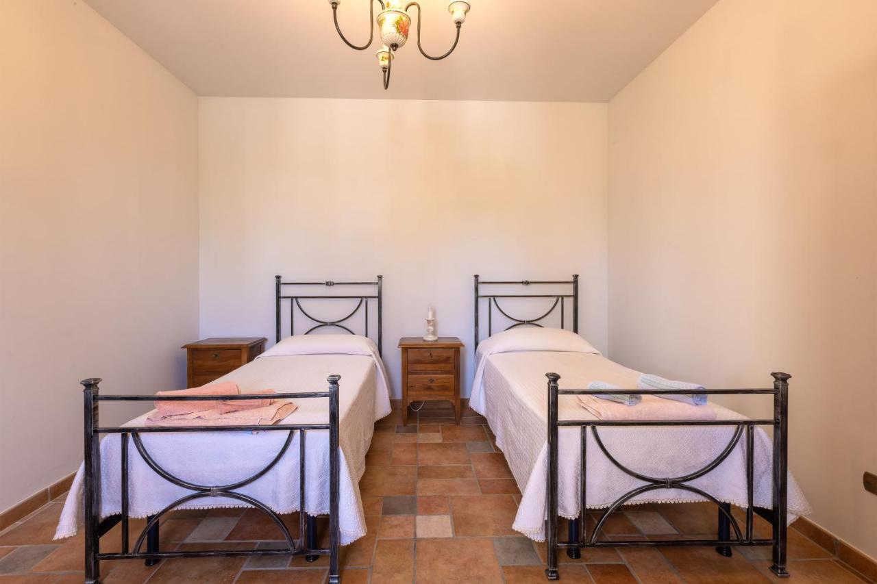 Bed and Breakfast Casa Ulmi Con Piscina Уджано-ла-Кьеза Экстерьер фото
