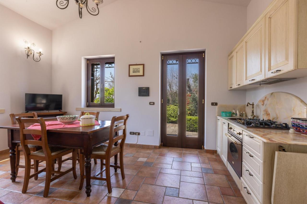 Bed and Breakfast Casa Ulmi Con Piscina Уджано-ла-Кьеза Экстерьер фото