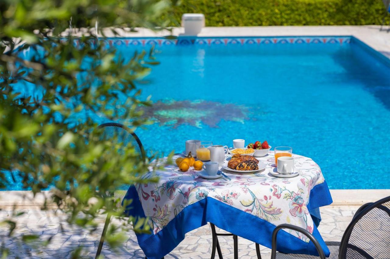 Bed and Breakfast Casa Ulmi Con Piscina Уджано-ла-Кьеза Экстерьер фото